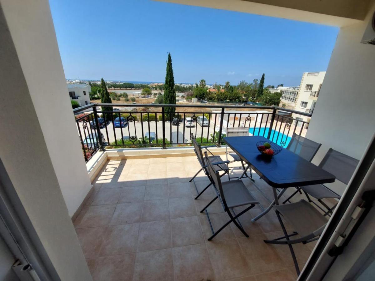 Stunning Views' Apartment With Pool Paphos Exterior photo